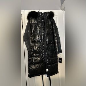 DKNY NEW NWT Black VERY WARM long women’s puffer coat,faux fur trim Size MEDIUM.